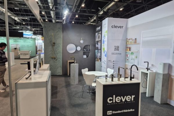 Stand clever lateral
